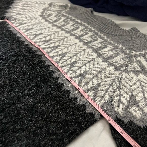 Hand Knit Alpaca Pullover Crewneck - Picture 9 of 12